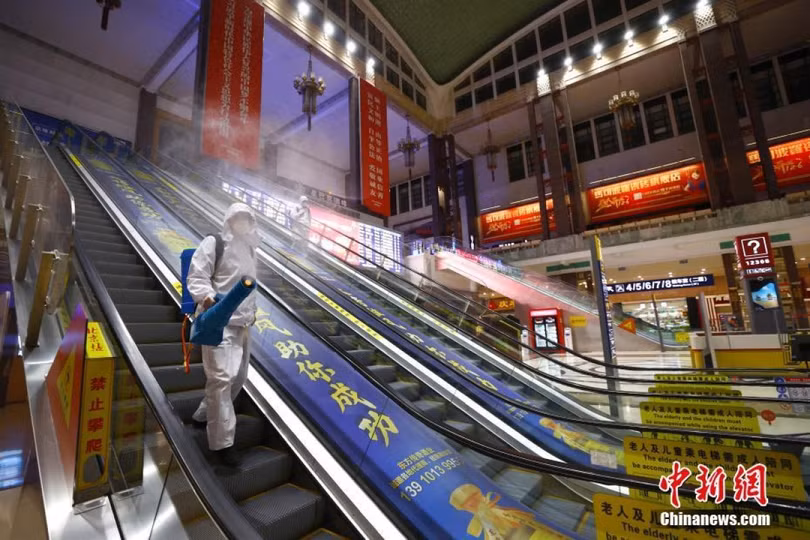 Ga tàu vắng khách khi Trung Quốc khuyến khích người dân không về quê ăn Tết