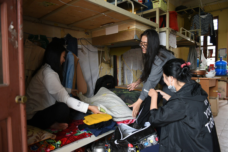 Được nghỉ Tết sớm, sinh viên ùn ùn về quê tránh dịch Covid-19