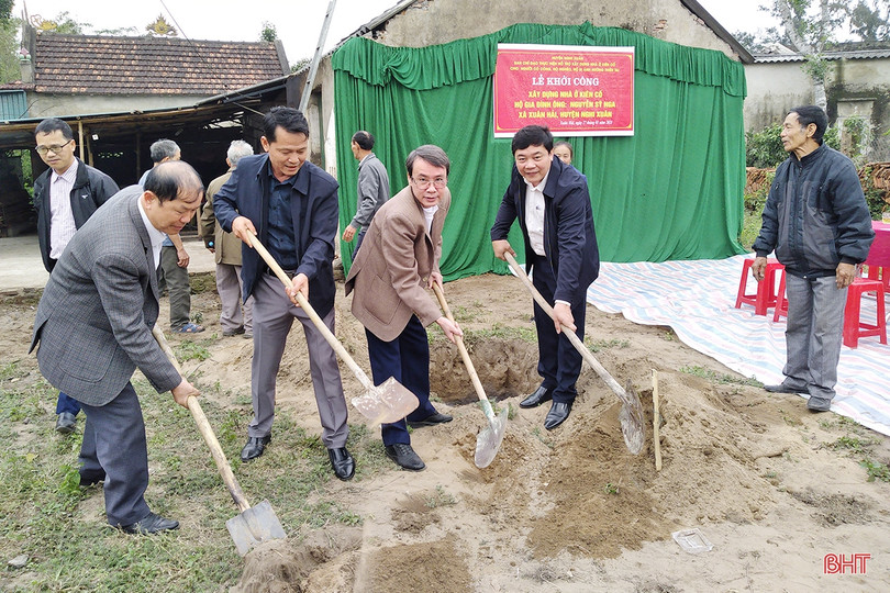 Nghi Xuân khởi công xây nhà ở cho 2 gia đình chính sách