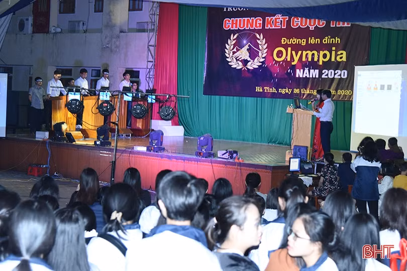 Lộ diện quán quân vô địch Đường lên đỉnh Olympia THPT Chuyên Hà Tĩnh năm 2020