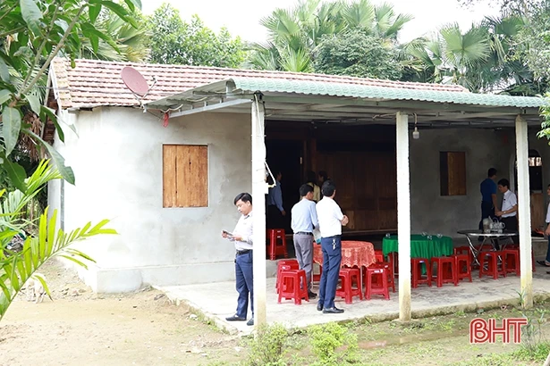 Công ty Xăng dầu Hà Tĩnh hỗ trợ 240 triệu đồng xây dựng nhà nhân ái và thiết bị dạy học tại Hương Khê