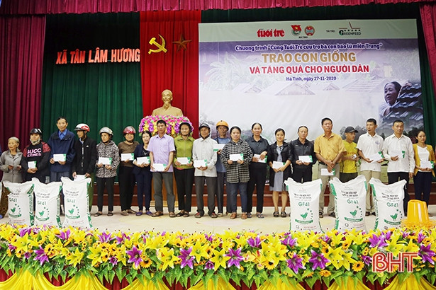 430 suất quà đến với người dân bị ngập lũ ở Thạch Hà