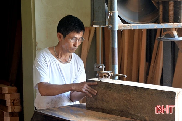 Tai nạn lao động “rình rập” ở làng mộc nổi tiếng Hà Tĩnh