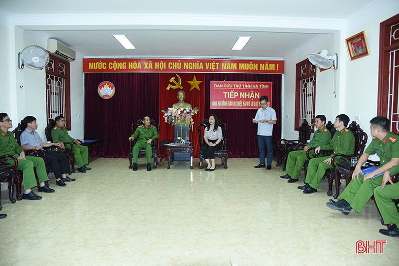 Nhiều tổ chức tiếp tục hỗ trợ người dân vùng lũ Hà Tĩnh