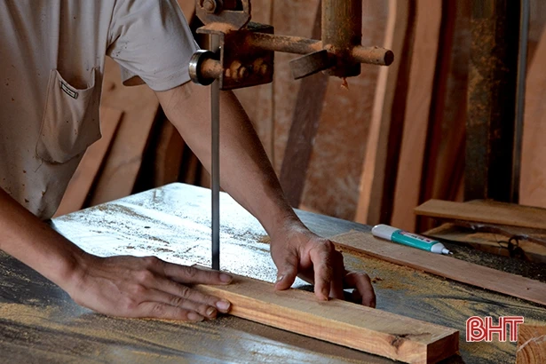 Tai nạn lao động “rình rập” ở làng mộc nổi tiếng Hà Tĩnh