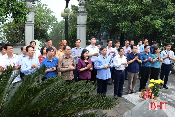 Tỉnh Hưng Yên hỗ trợ Nhân dân vùng lũ Hà Tĩnh gần 3 tỷ đồng