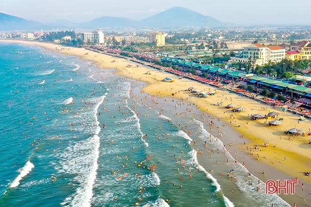 Các điểm du lịch biển Hà Tĩnh “khởi động” mùa đón khách