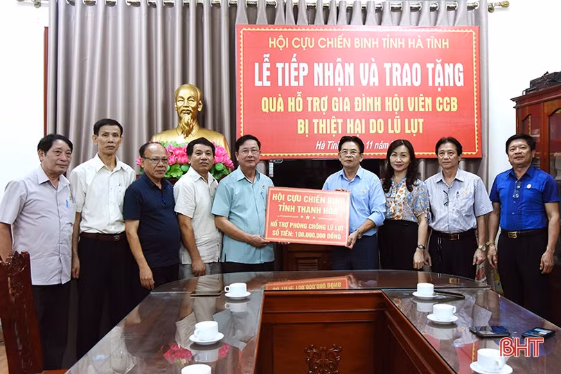 Nhiều tổ chức tiếp tục hỗ trợ người dân vùng lũ Hà Tĩnh