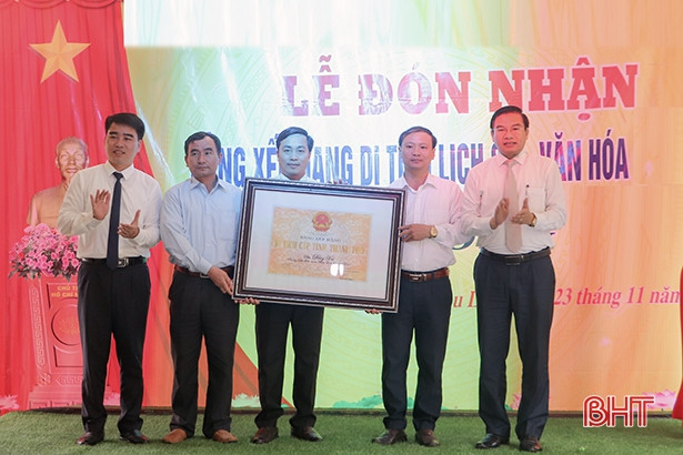 Đền Đông Xá đón bằng công nhận di tích lịch sử văn hóa cấp tỉnh