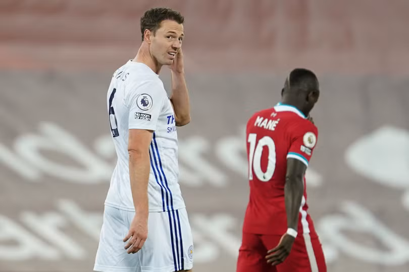 Liverpool áp sát ngôi đầu sau trận thắng đậm Leicester