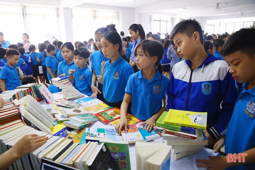 Học sinh Trường Albert Einstein Hà Tĩnh vui “Ngày hội đọc sách”