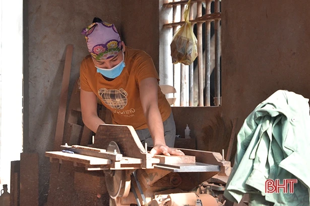 Tai nạn lao động “rình rập” ở làng mộc nổi tiếng Hà Tĩnh