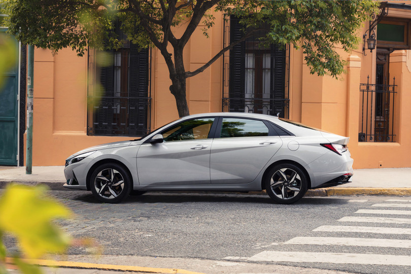 Hyundai Elantra 2021 sắp được ra mắt tại Malaysia