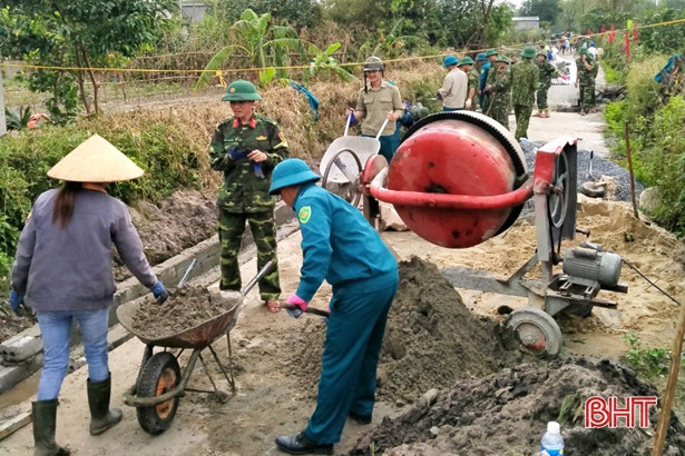 Hơn 70 cán bộ, chiến sĩ giúp xã Kỳ Nam xây dựng nông thôn mới