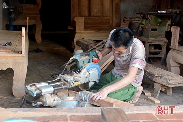 Tai nạn lao động “rình rập” ở làng mộc nổi tiếng Hà Tĩnh