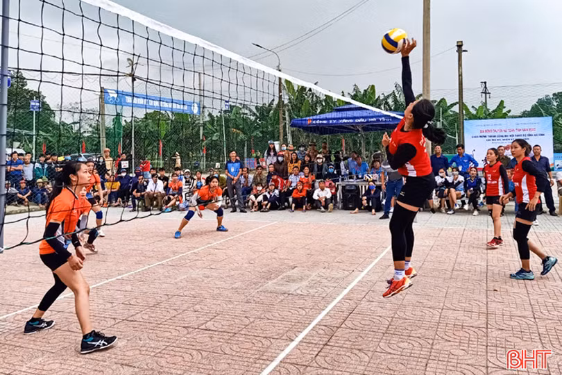 Khởi tranh Giải Bóng chuyền nữ Hà Tĩnh năm 2020