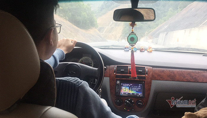 Cách lái xe để người ngồi cùng không bị say “xanh mặt”