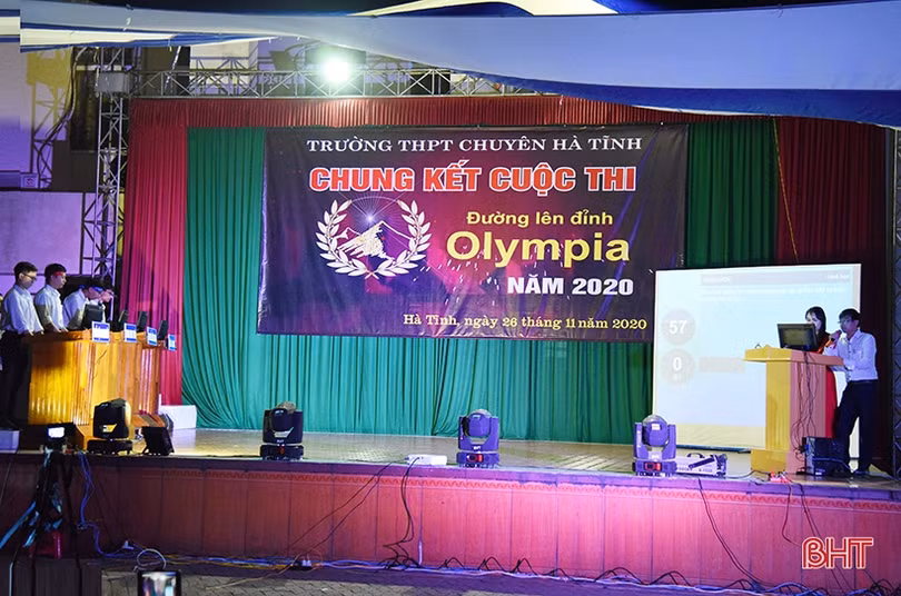 Lộ diện quán quân vô địch Đường lên đỉnh Olympia THPT Chuyên Hà Tĩnh năm 2020