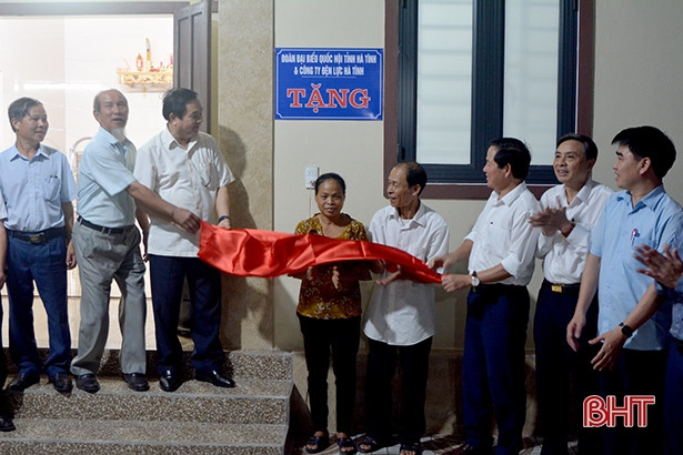 Khánh thành nhà nhân ái cho gia đình có hoàn cảnh đặc biệt khó khăn tại Hồng Lĩnh