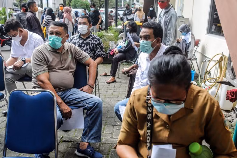 COVID-19 tại ASEAN: Các nước đặt mua vaccine; Malaysia vượt Singapore về ca bệnh