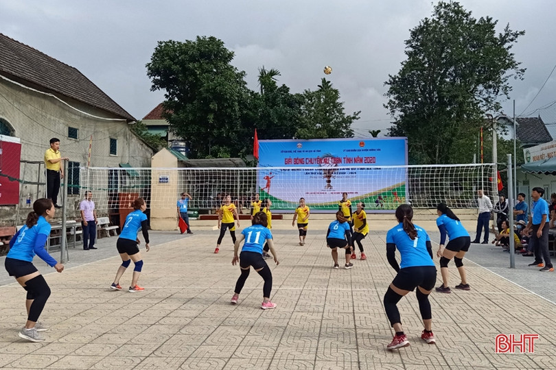 Khởi tranh Giải Bóng chuyền nữ Hà Tĩnh năm 2020
