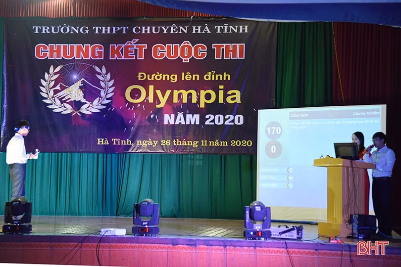 Lộ diện quán quân vô địch Đường lên đỉnh Olympia THPT Chuyên Hà Tĩnh năm 2020