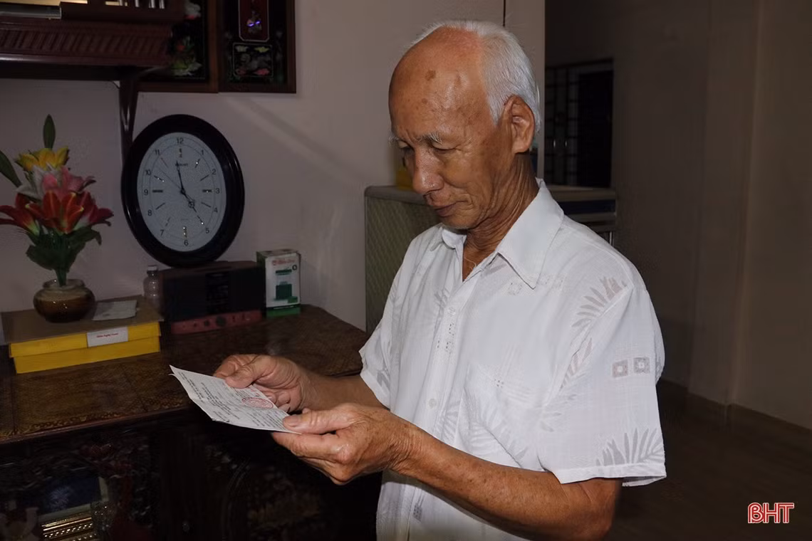 Cử tri hân hoan đi bầu cử ở Hà Tĩnh