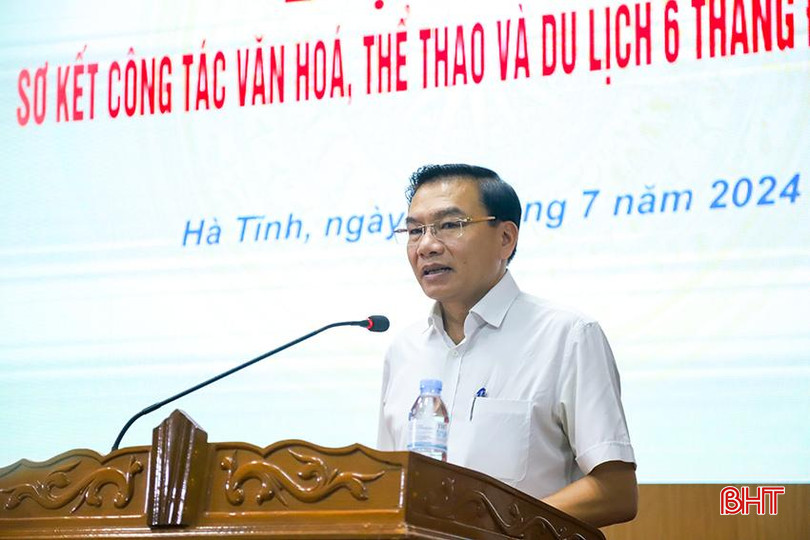 Phó Giám đốc Sở VH-TT&DL Trần Xuân Lương báo cáo kết quả hoạt động văn hóa, thể thao, du lịch 6 tháng đầu năm; triển khai nhiệm vụ 6 tháng cuối năm 2024. IMG_8465.JPG