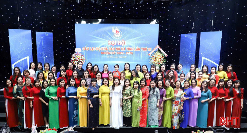 Đội ngũ nhà báo nữ Hà Tĩnh ngày càng lớn mạnh. bqbht_br_5.jpg