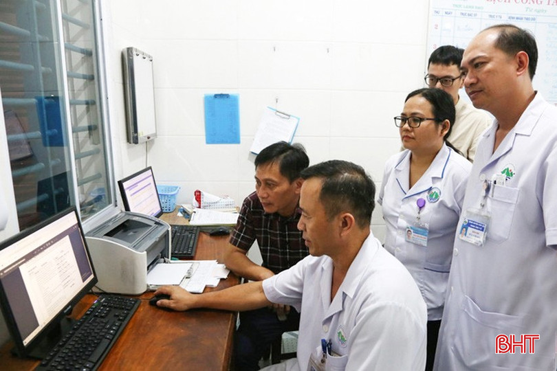 Việc triển khai bệnh án điện tử đã được thực hiện ở 100% cơ sở y tế cũng là dấu ấn trong phong trào thi đua chuyển đổi số của ngành Y tế Hà Tĩnh. bqbht_br_van-hanh-benh-an-dien-tu1.jpg