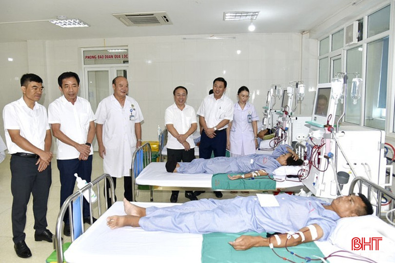 Trung tâm Y tế Hồng Lĩnh vừa khai trương đơn nguyên thận nhân tạo, tạo điều kiện thuận lợi cho người dân trong điều trị bệnh thận. bqbht_br_hl.jpg