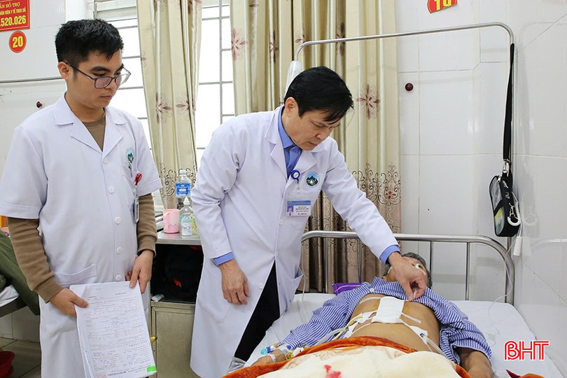 Sau phẫu thuật 1 ngày bệnh nhân ổn định, đã ăn cháo được. Dự kiến bệnh nhân sẽ xuất viện sau 1 tuần điều trị. bqbht_br_anh-2.jpg