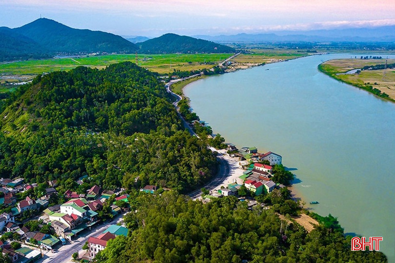 Mạch nguồn sông núi đã hun đúc nên những phẩm chất cao quý của các thế hệ người Hà Tĩnh. Ảnh Đậu Hà. bqbht_br_70d0175740t26626l0.jpg