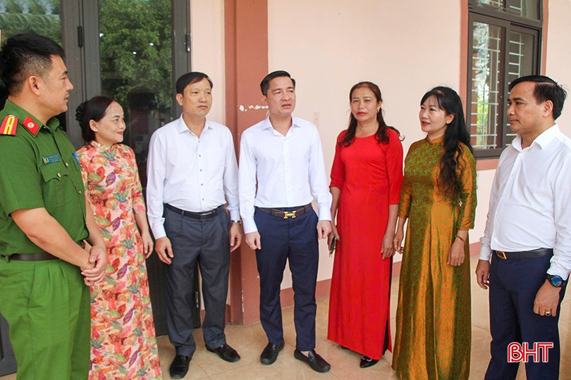Lãnh đạo huyện Vũ Quang trao đổi về phát huy các giá trị văn hoá công vụ trong ngày chạy thử chính quyền 2 cấp 20/6/2025. bqbht_br_2.jpg