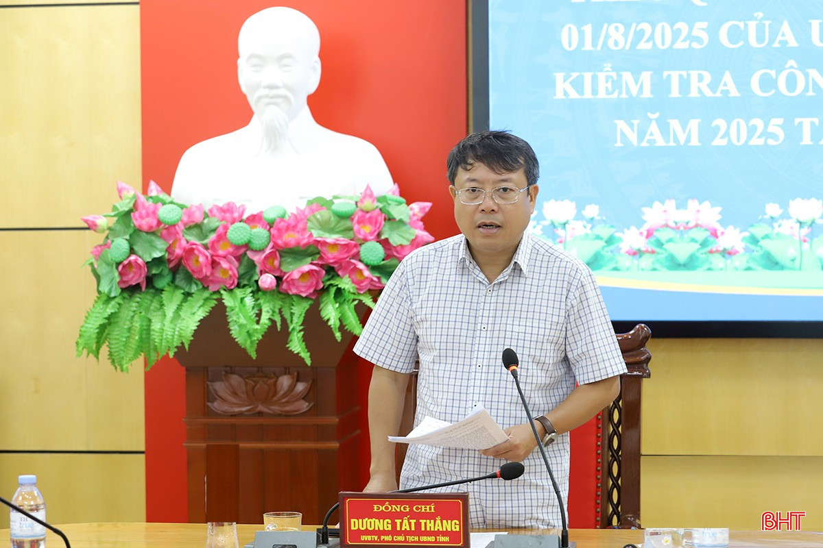 Phó Chủ tịch UBND tỉnh Dương Tất Thắng yêu cầu các đơn vị, địa phương chủ động các phương án ứng phó với bão số 5. bqbht_br_ung-pho-bao-so-5.jpg