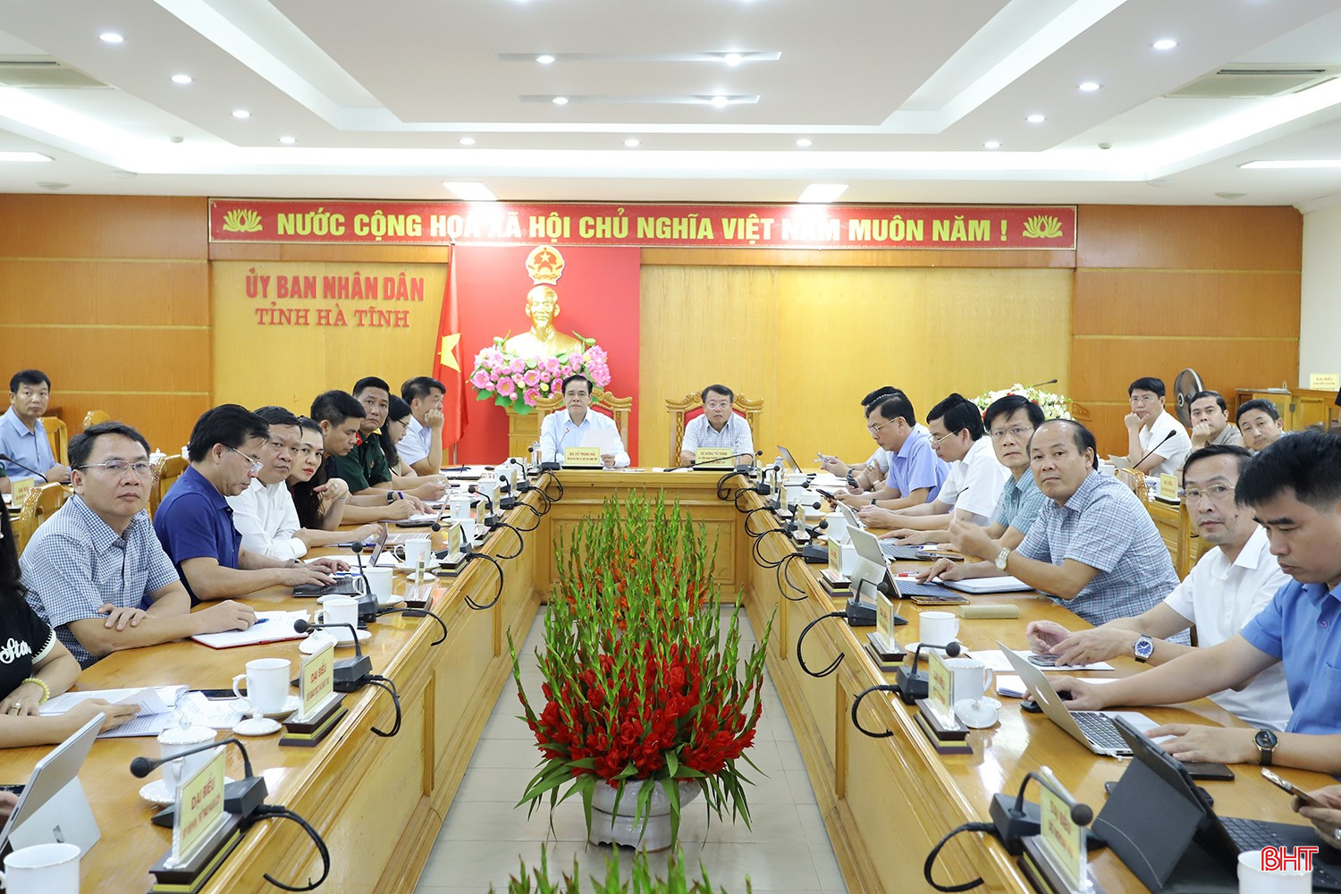 Các đại biểu tham dự cuộc họp ứng phó với bão số 5. bqbht_br_phong-chong-bao-so-6.jpg