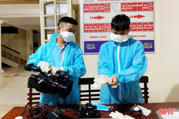Khi nhà báo “xung trận” trên tuyến đầu chống dịch!
