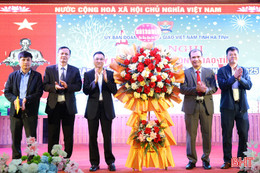 Bà con Công giáo tham gia tích cực các phong trào thi đua xây dựng và bảo vệ Tổ quốc