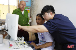 Bác sĩ tuyến Trung ương "cầm tay, chỉ việc" cho các cơ sở y tế Hà Tĩnh