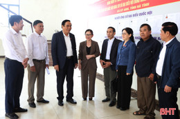 Chủ tịch Hội Người cao tuổi Việt Nam và các ứng cử viên ĐBQH khóa XVI tiếp xúc cử tri