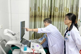 Chuyên gia Pháp tư vấn điều trị vô sinh hiếm muộn tại BVĐK tỉnh Hà Tĩnh