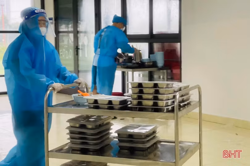 Các “chiến binh nhí” Trường Phổ thông liên cấp Albert Einstein Hà Tĩnh bắt nhịp tốt ở khu cách ly