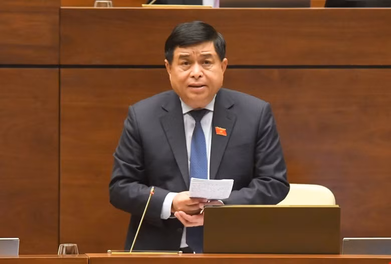 Ngày 10/11, Quốc hội tiến hành chất vấn và trả lời chất vấn