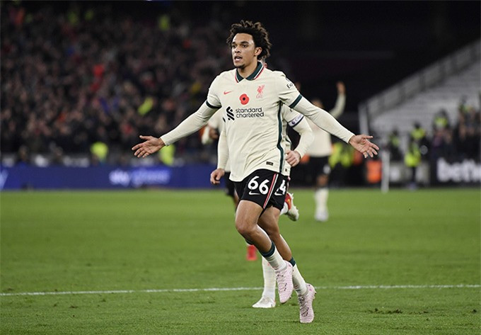 Thua tâm phục khẩu phục trước West Ham, Liverpool văng khỏi Top 3