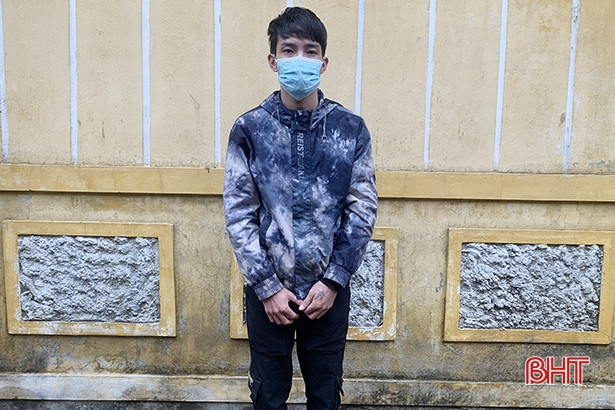 Công an Cẩm Xuyên bắt đối tượng tàng trữ trái phép chất ma túy