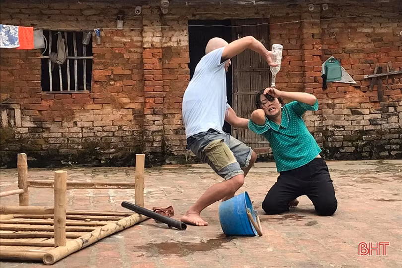 Nữ diễn viên Hà Tĩnh gây ấn tượng ở bộ phim “Phố trong làng”