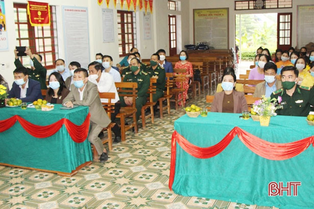 Ra mắt CLB “Phụ nữ với chiến sĩ quân hàm xanh” ở Vũ Quang