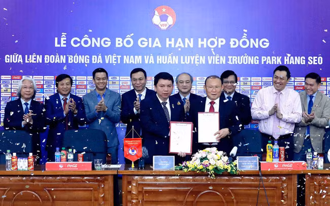 HLV Park Hang Seo gia hạn hợp đồng thêm 1 năm