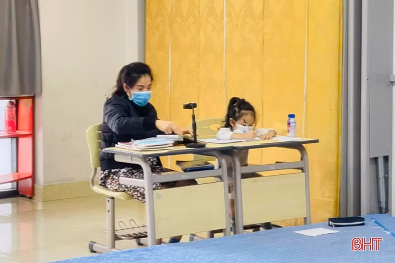 Các “chiến binh nhí” Trường Phổ thông liên cấp Albert Einstein Hà Tĩnh bắt nhịp tốt ở khu cách ly