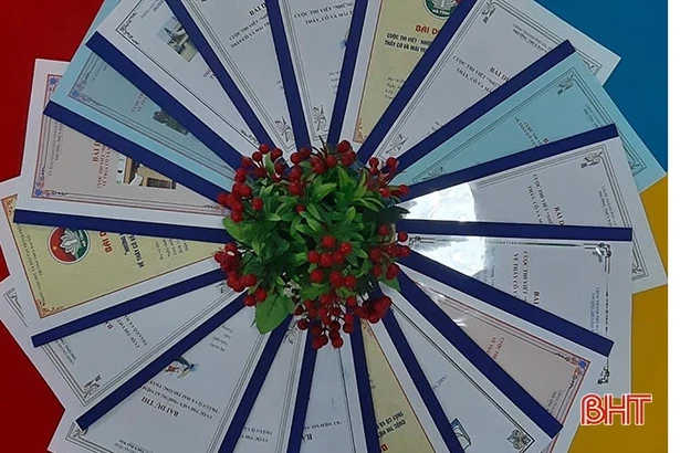 Giáo viên, học sinh TP Hà Tĩnh mừng ngày nhà giáo Việt Nam với các hoạt động ý nghĩa, an toàn